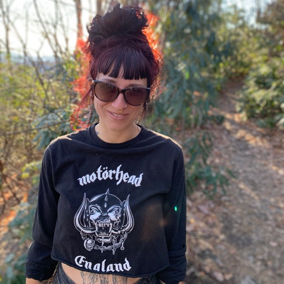 Meet your Posher, Elle - Picture 2 of 2